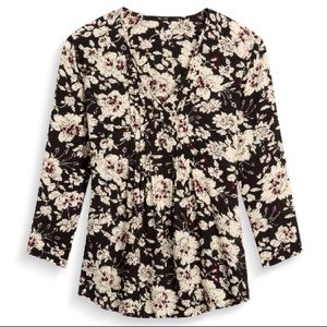 ⬇️$38 ✨EUC✨ fun 2 fun • Floral Blouse